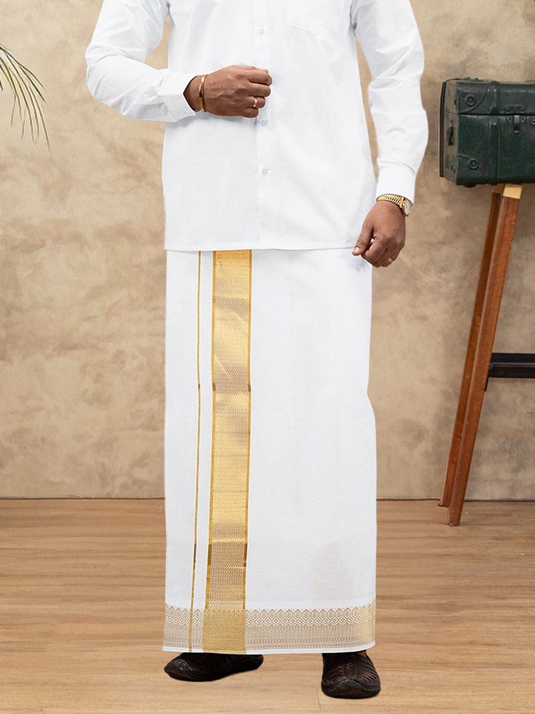 Men 100% Cotton Single Layer White Dhoti With Gold Jari Border Aura 315 image 3
