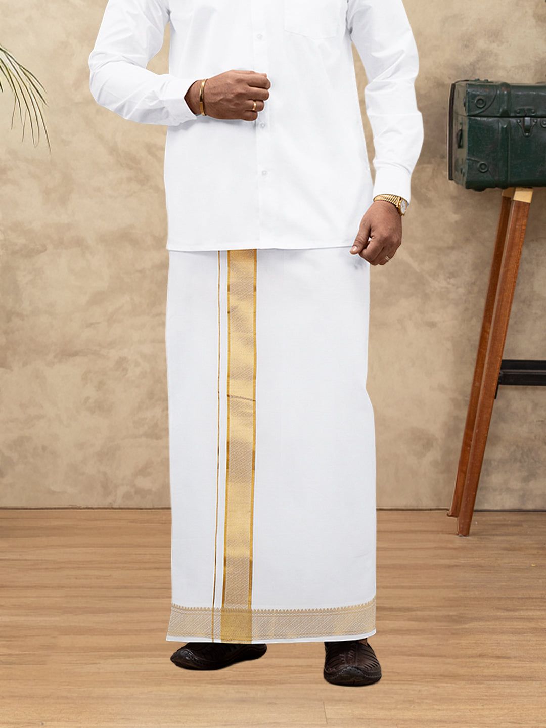 Men 100% Cotton Single Layer White Dhoti With Gold Jari Border Aura 365 image 3