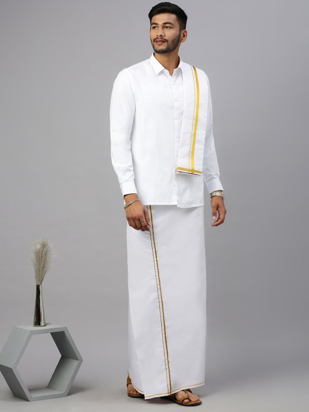 Men 100% Cotton Single Layer White Dhoti With 1/4" Gold Jari Border Aruthra image 3