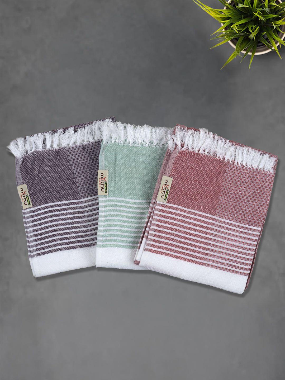 100% Cotton Self Designed Signature Bath Towel Pack Of 2 1129 image 3