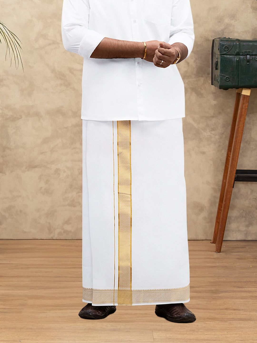 Men 100% Cotton Single Layer White Dhoti With Gold Jari Border Aura 365 image 5