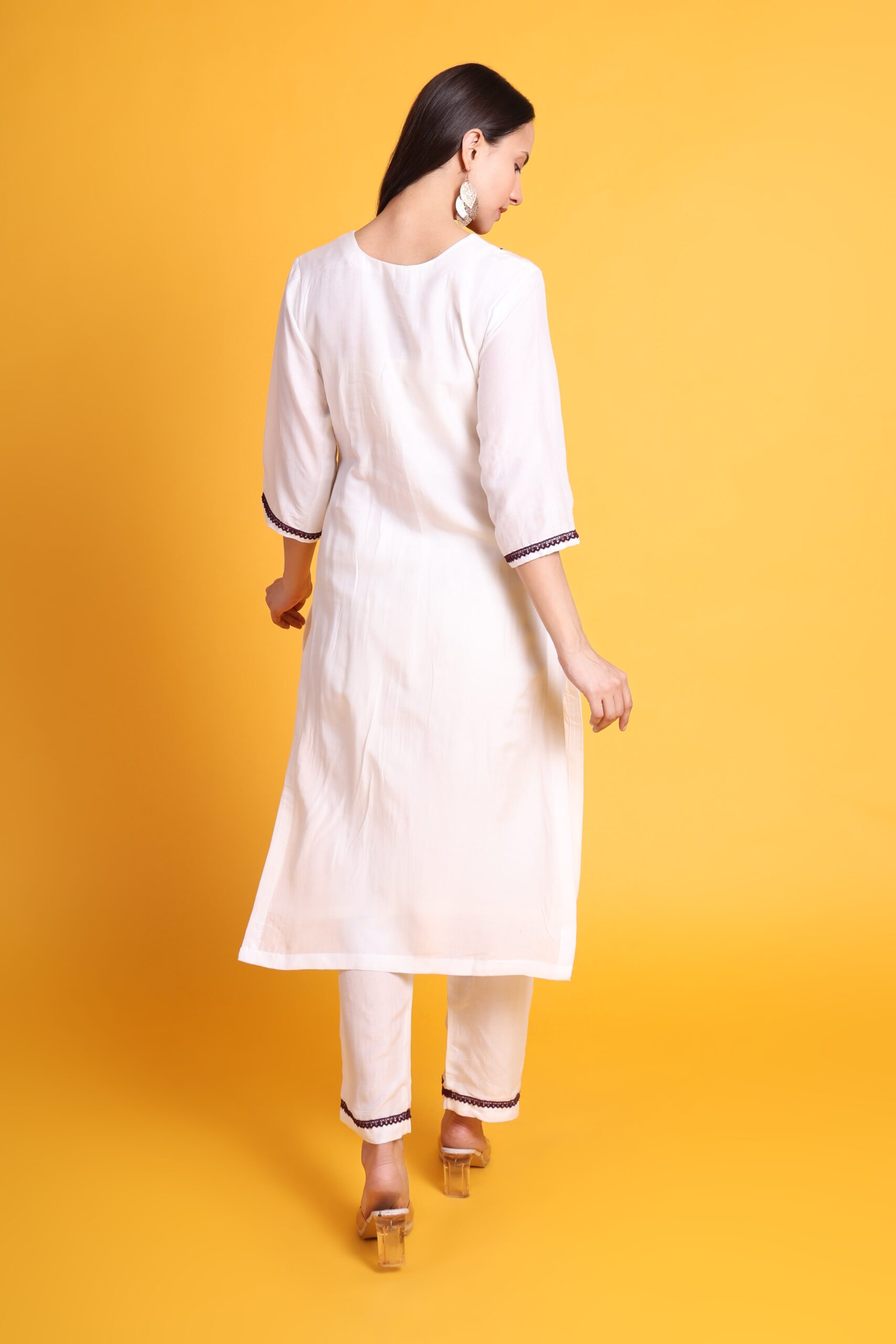 Cotton Kurta Set With Chicken Lace Work image 2
