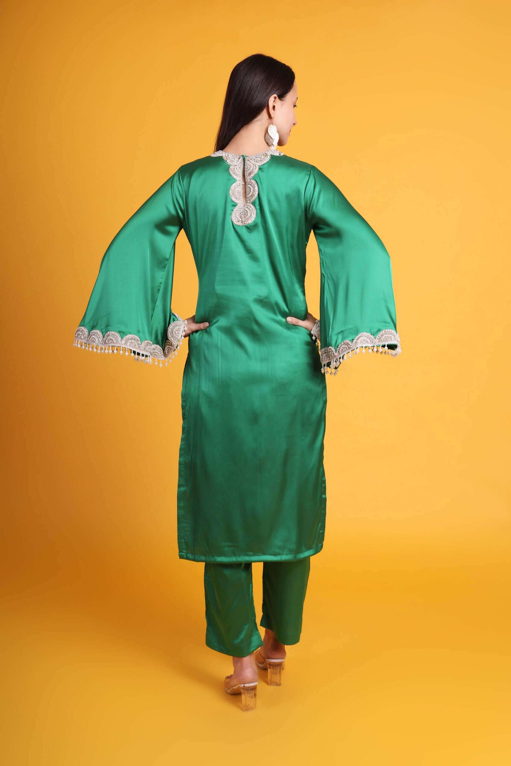 Crepe Straight Kurta Set With Lace Work image 2