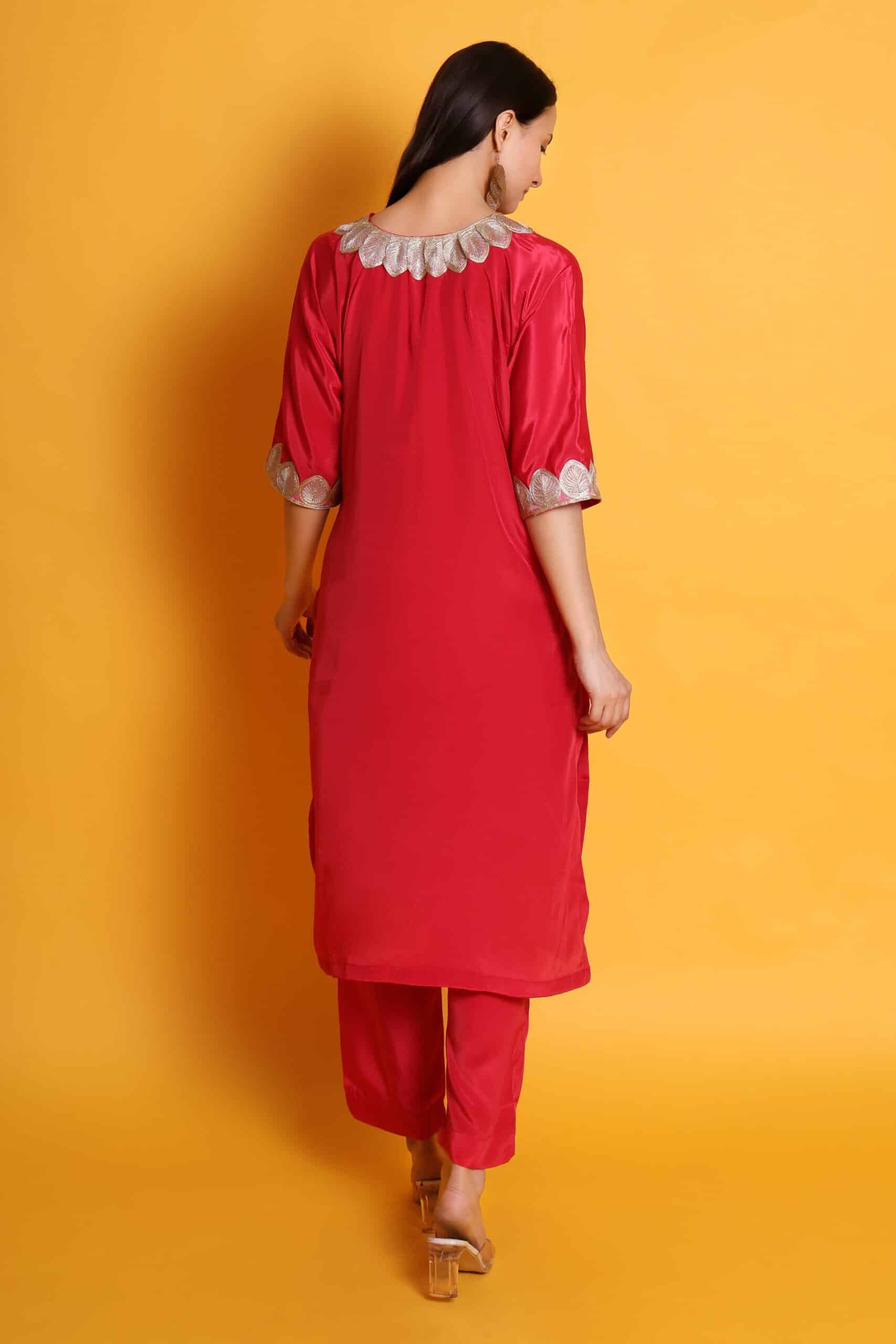 Crepe Kurta Set image 2