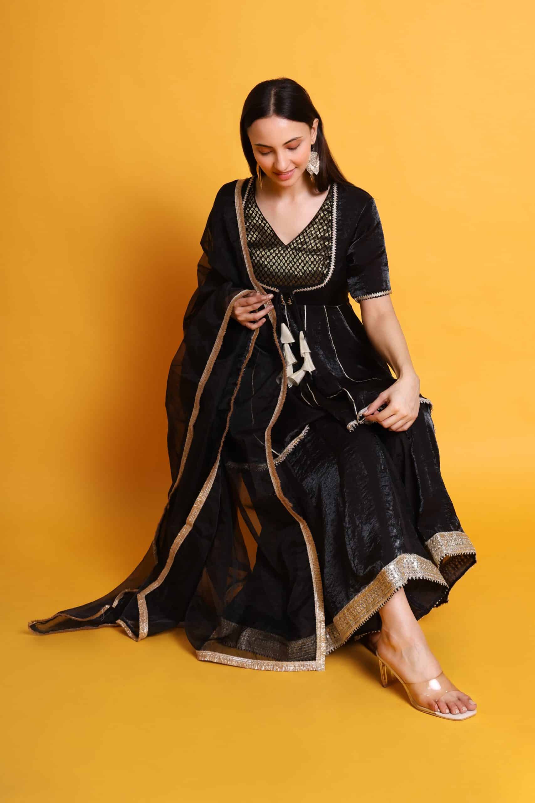 Tissue Organza Sharara Set With Organza Dupatta image 2