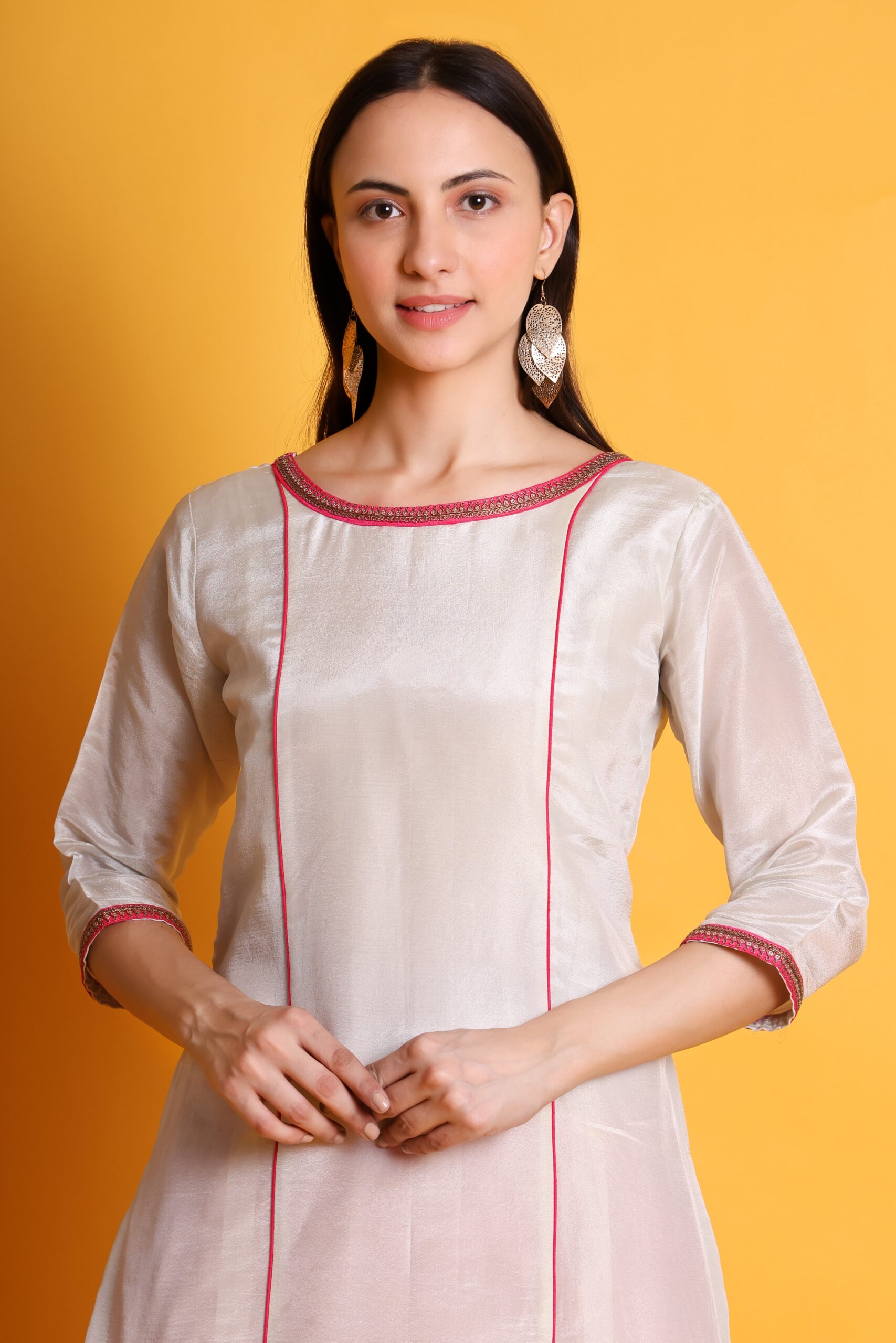 Tissue Silk Kurta With Raw Silk Pant image 5