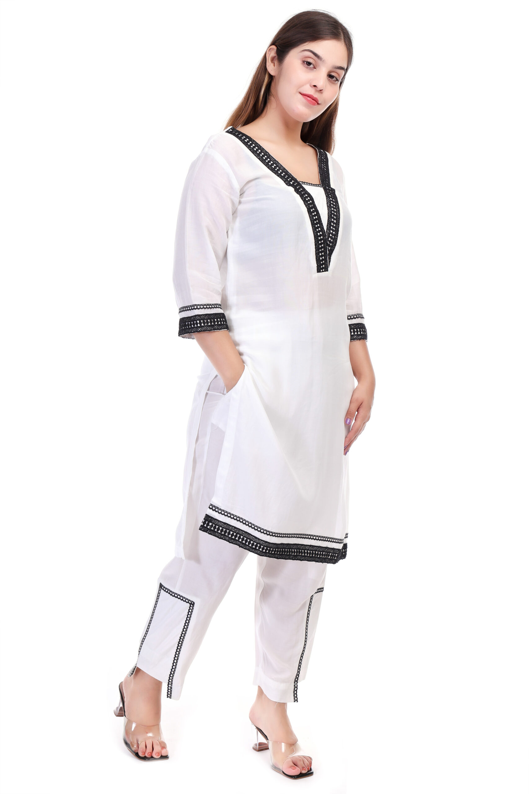 Muslin Kurta Set With Lacework image 4