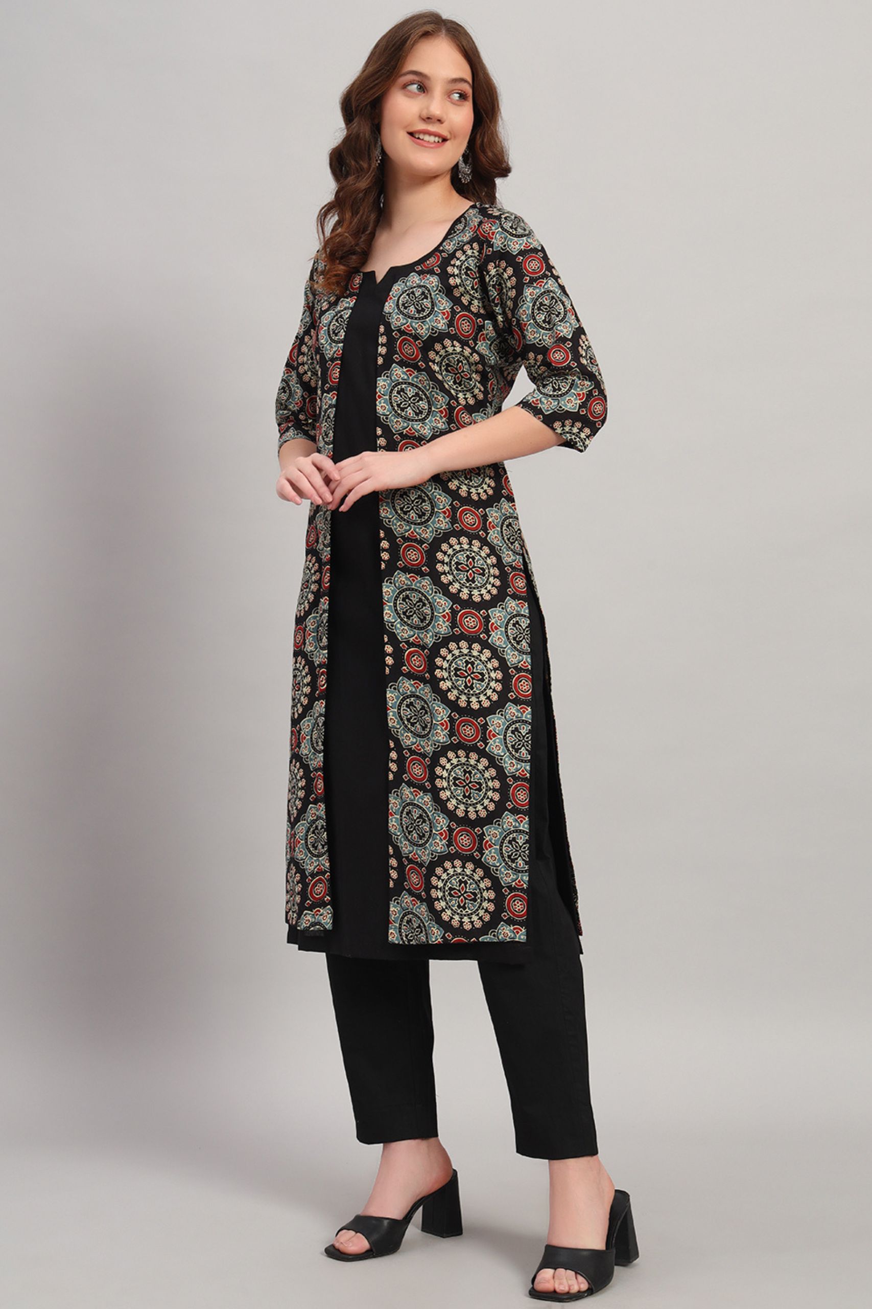 Black Hand Block Cotton Kurta Set With Shrug image 5
