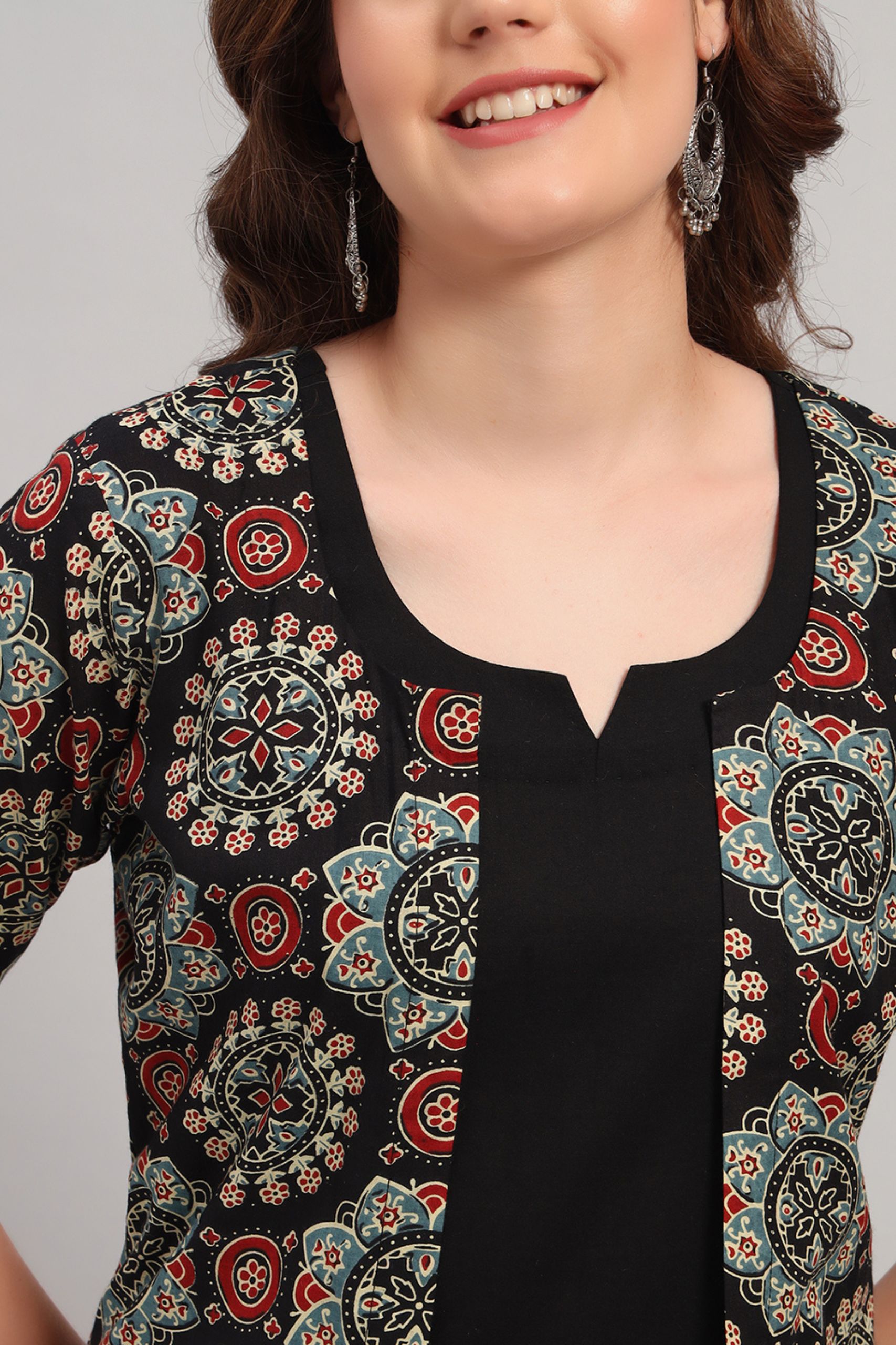 Black Hand Block Cotton Kurta Set With Shrug image 7