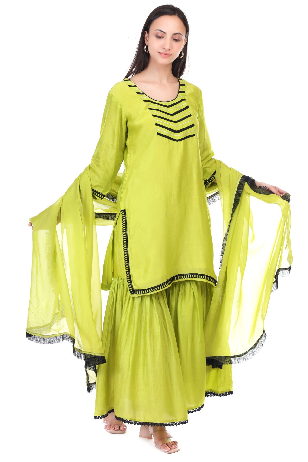 Muslin Sharara Set Detailed With Chicken Lace image 4