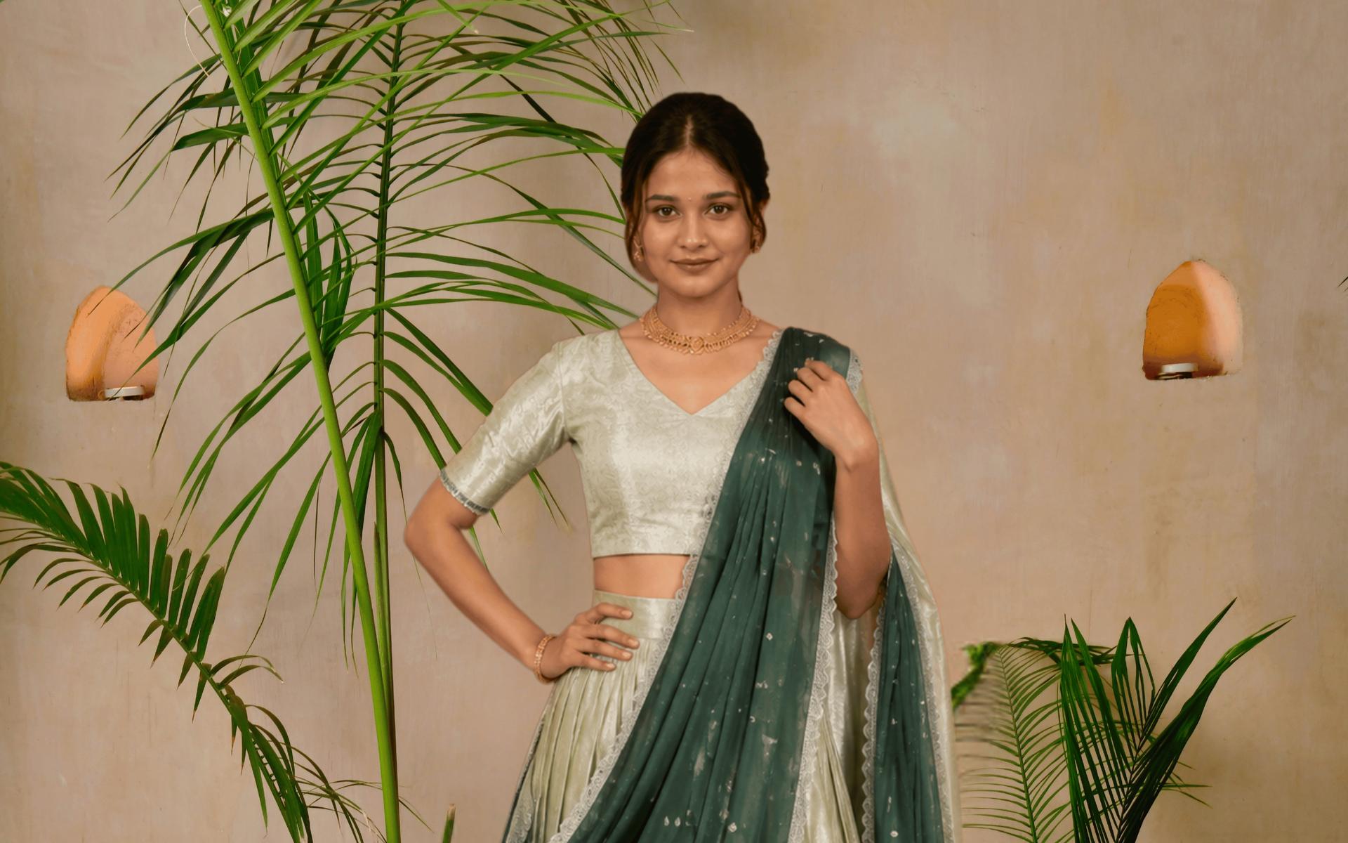 Ivory & Rose Pink Kanjivaram Half Saree image 2