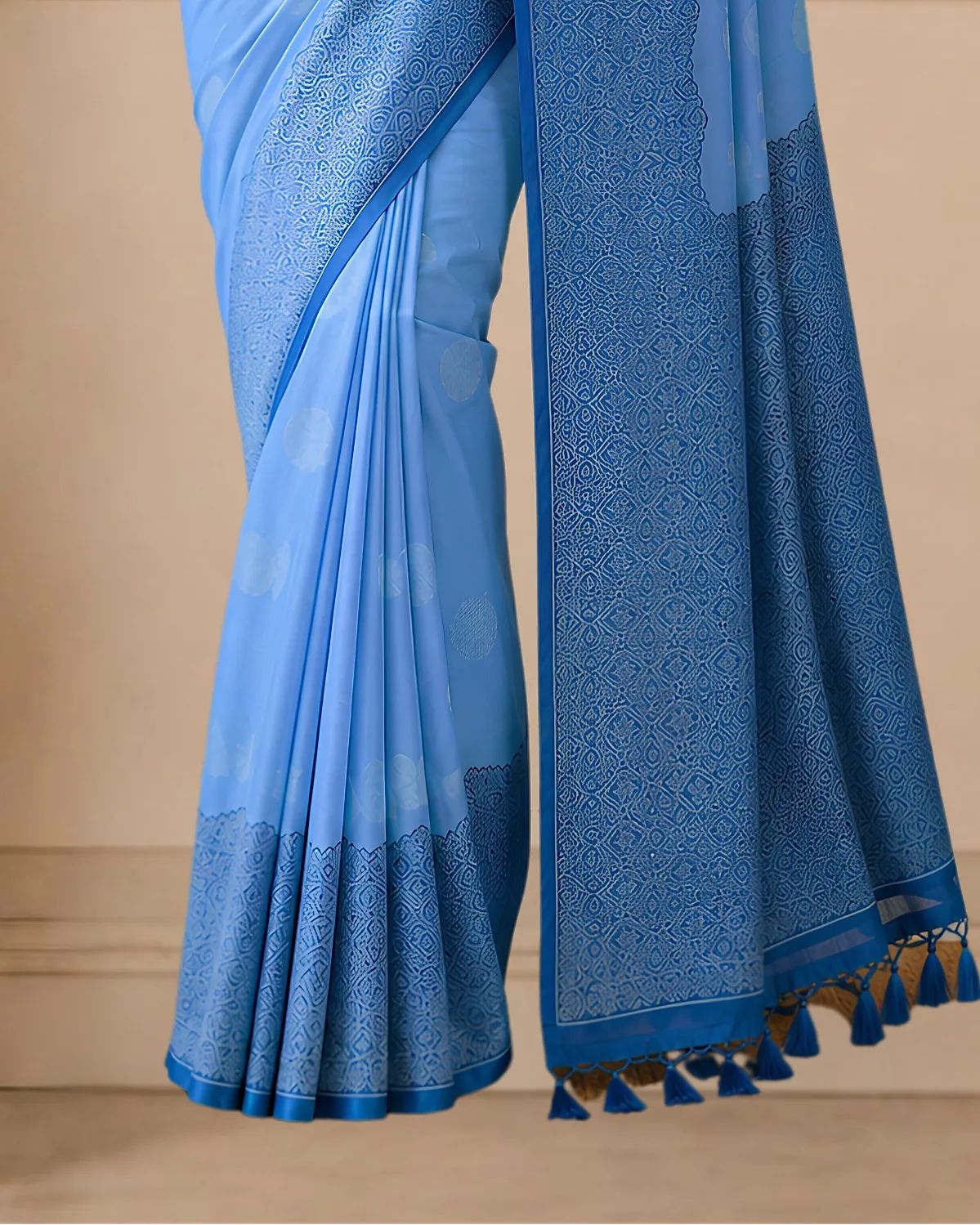 Neelam Butta Saree image 3