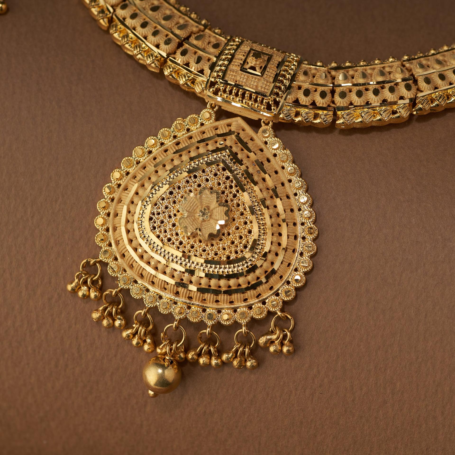 Gold Necklace Short - Forming Jewellery | Samika By Tilloma image 3