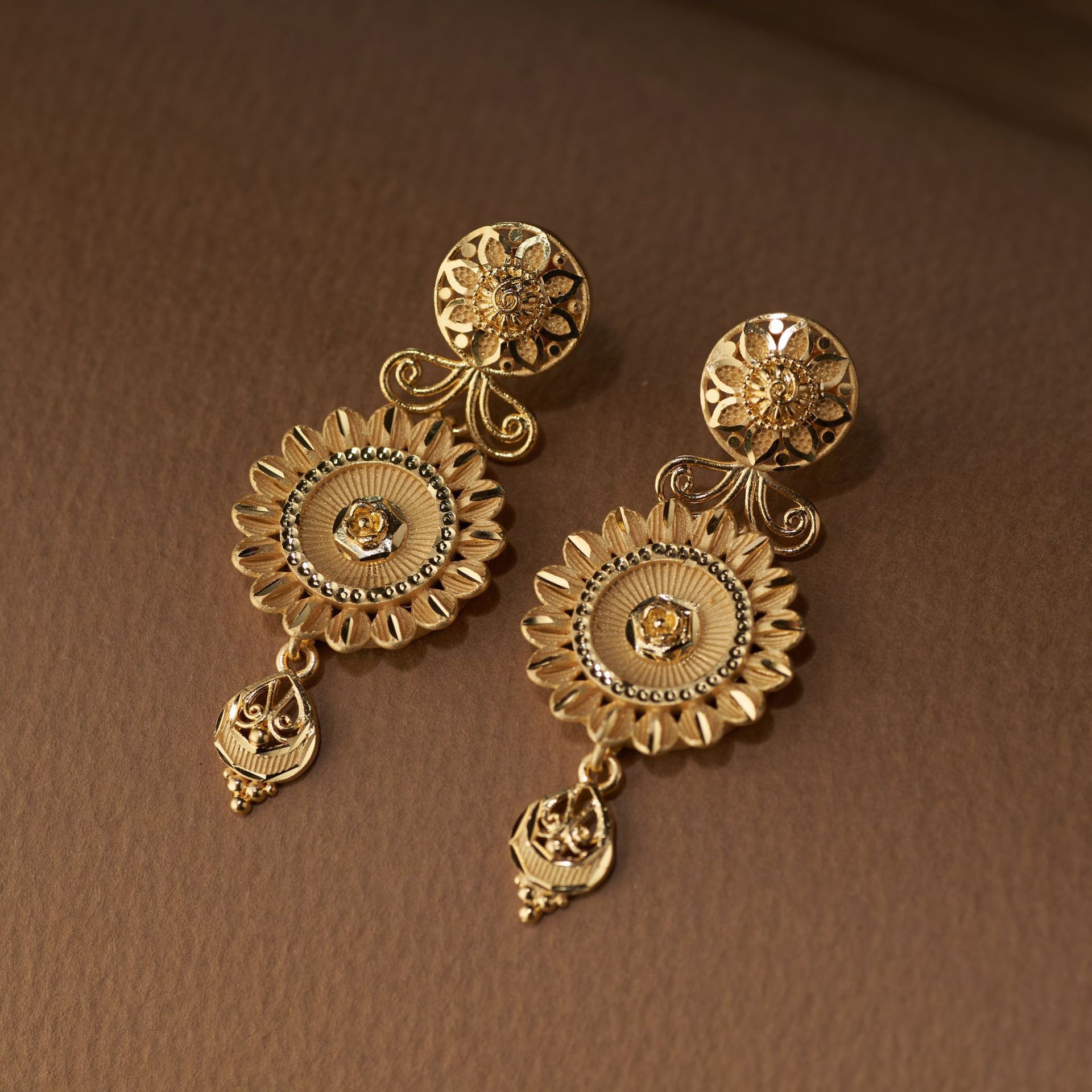 High Gold Lightweight Bridal Choker Set | Prainaya By Tilloma image 3