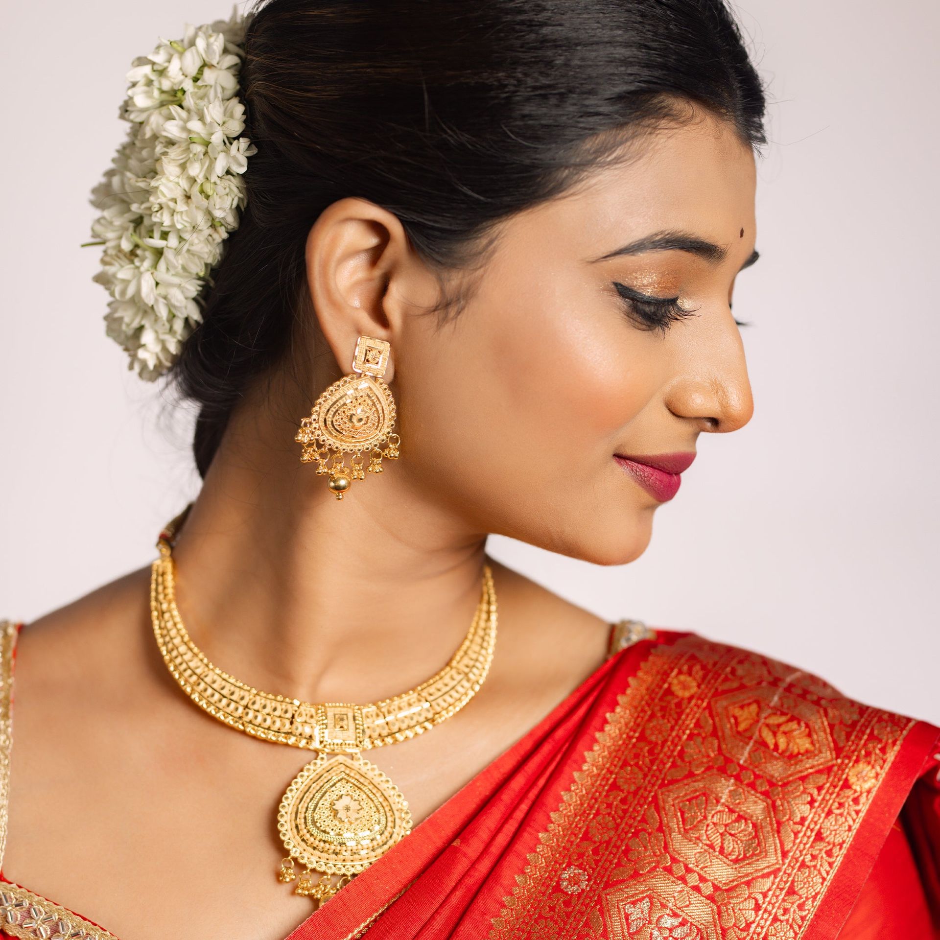 Gold Necklace Short - Forming Jewellery | Samika By Tilloma image 5