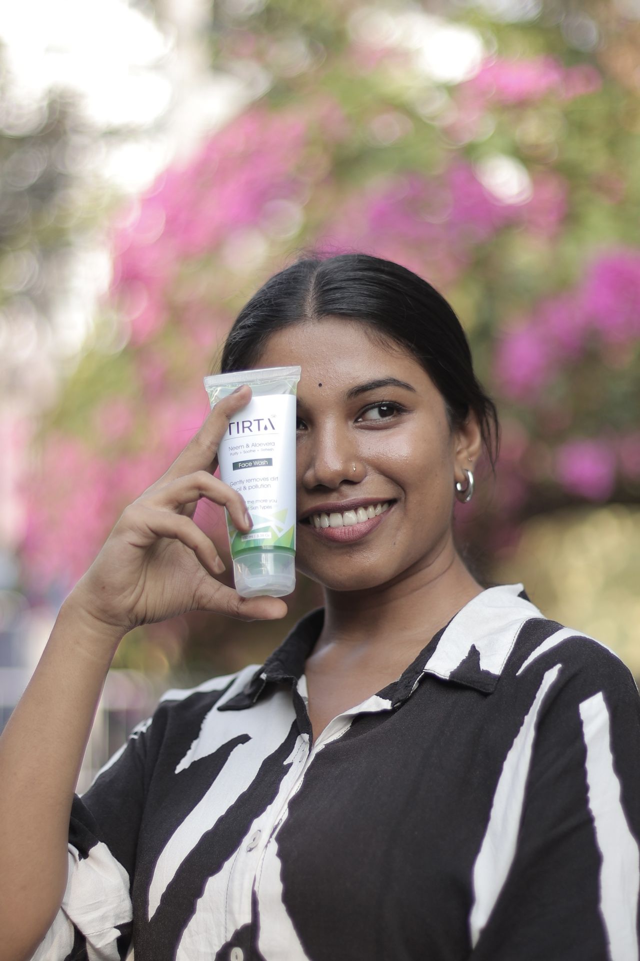 Neem & Aloevera Face Wash image 3