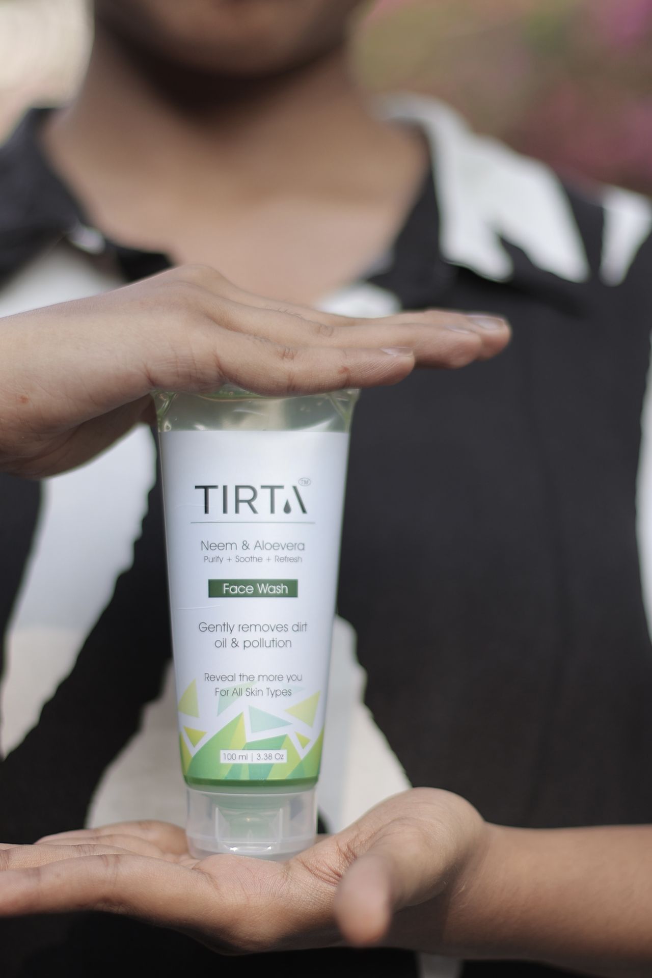 Neem & Aloevera Face Wash image 2